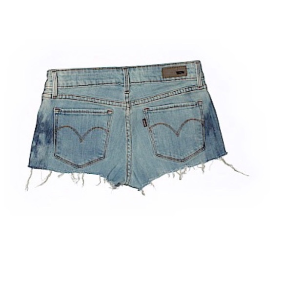 Levi’s Demi Curve Modern Rise Cut Off Shorts - Picture 2 of 6